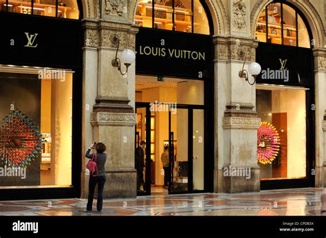 spaccio louis vuitton italia